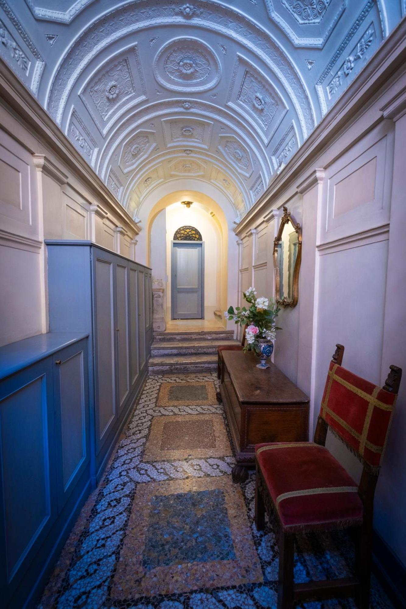 Barberini Apt Close To Fontana Di Trevi โรม ภายนอก รูปภาพ